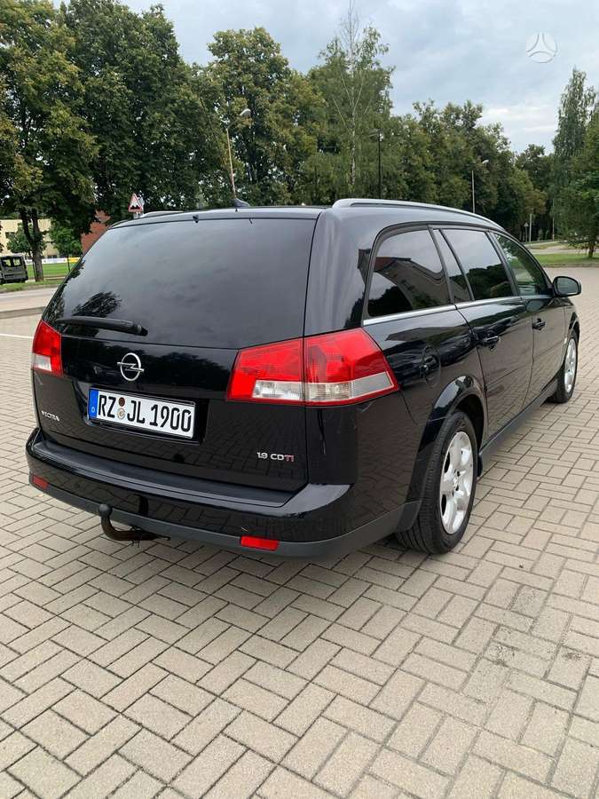 Opel Vectra 2007 — салон