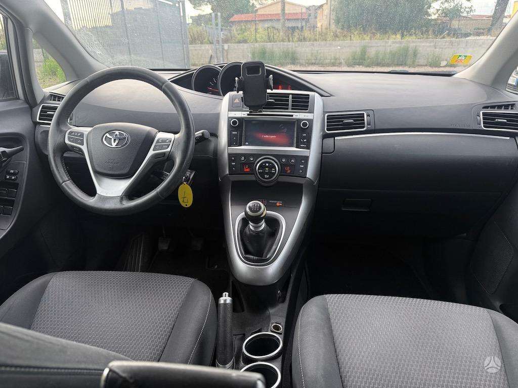 Toyota Verso 2014 — photo 11