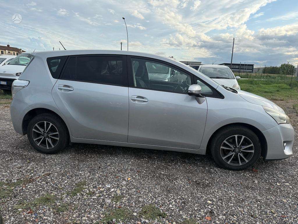 Toyota Verso 2014 — engine 1598 cm³, 111 HP (82kW)