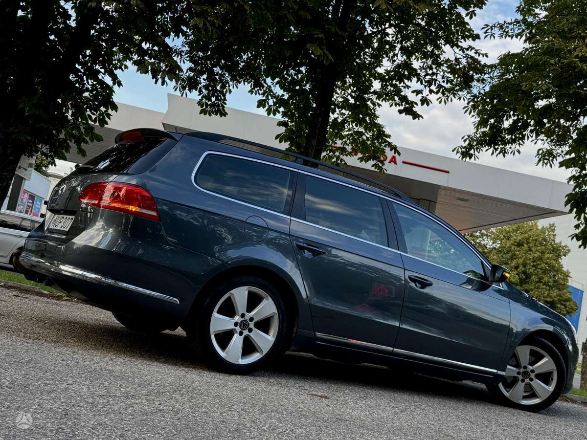 Volkswagen Passat 2012 — photo 16