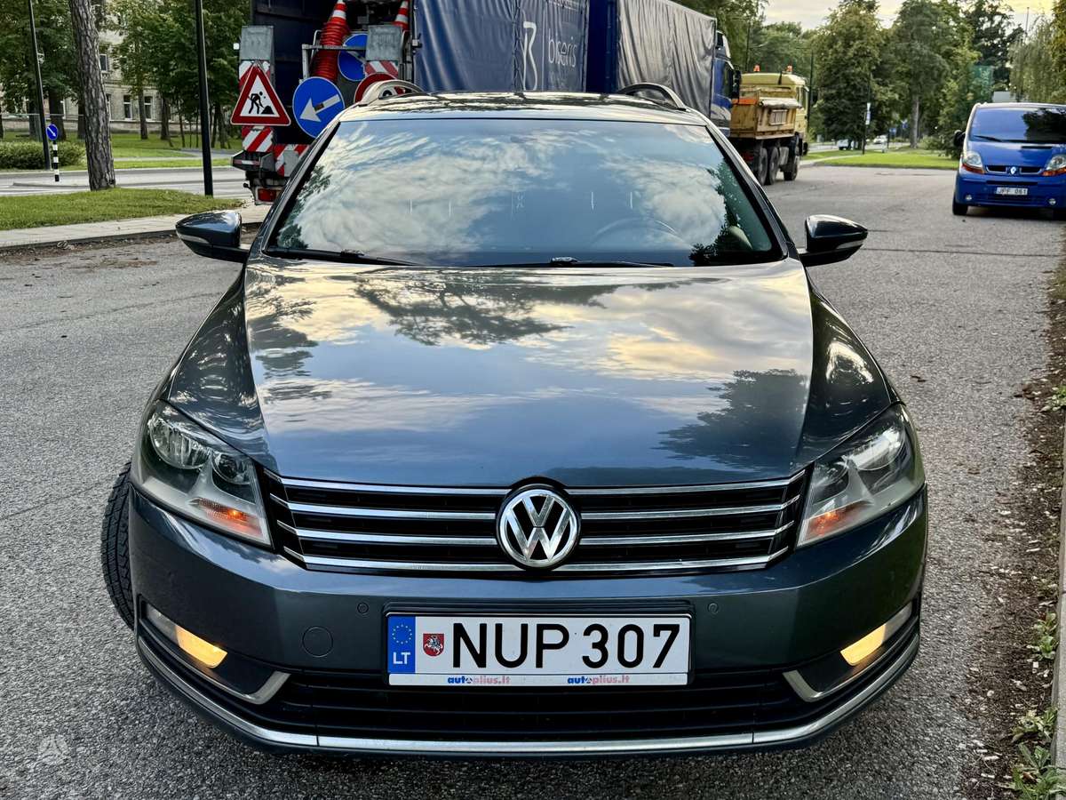 Volkswagen Passat 2012 — photo 19