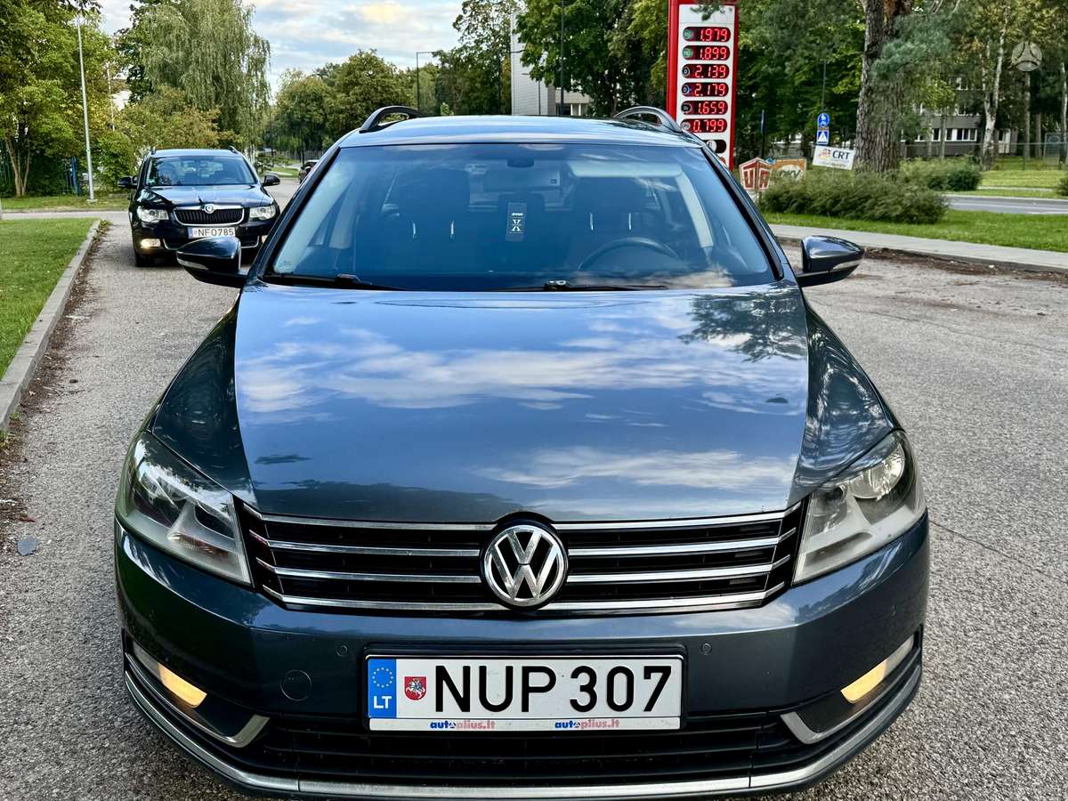 Volkswagen Passat 2012 — photo 26
