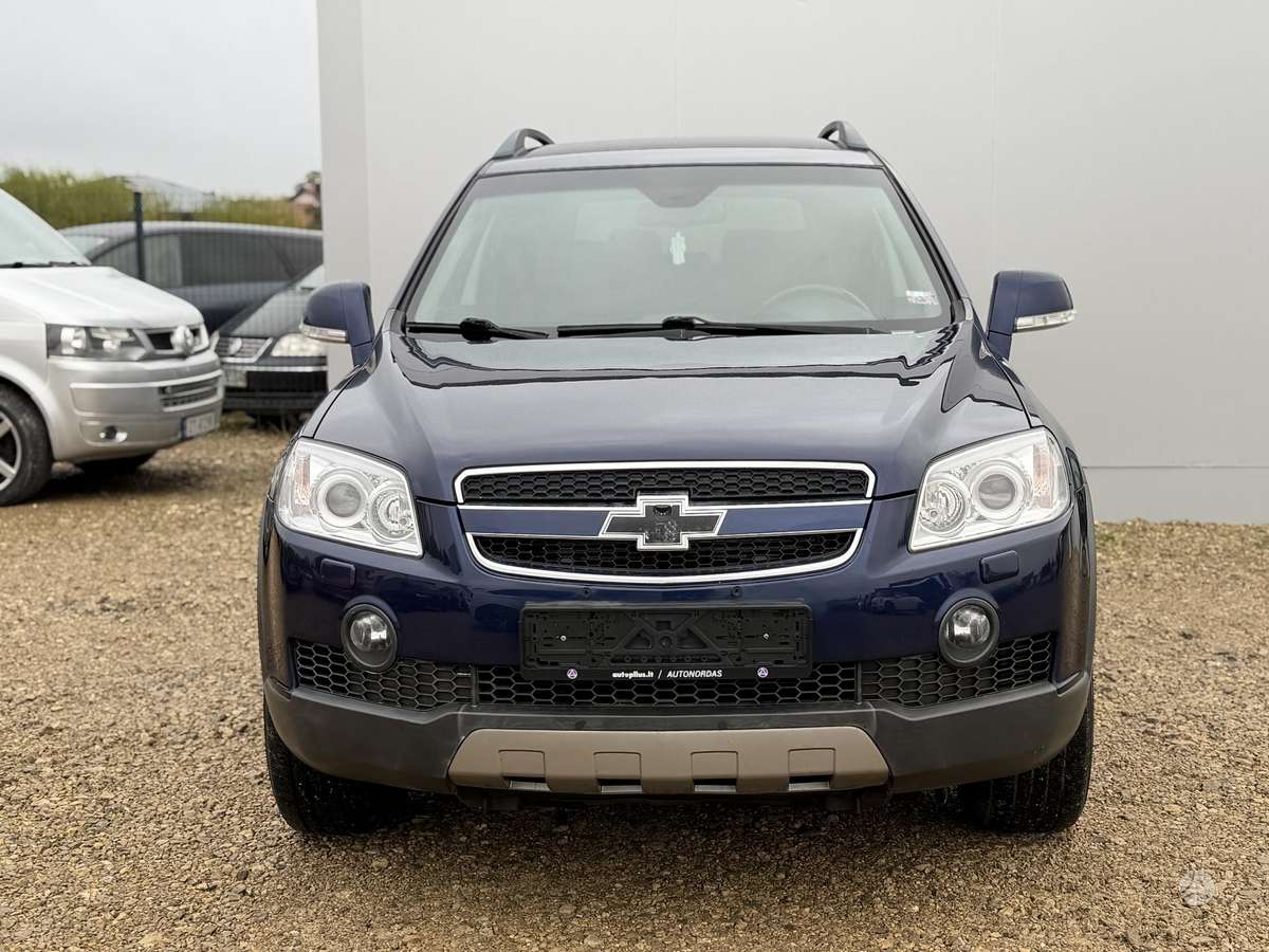 Chevrolet Captiva 2010 — вигляд ззаду