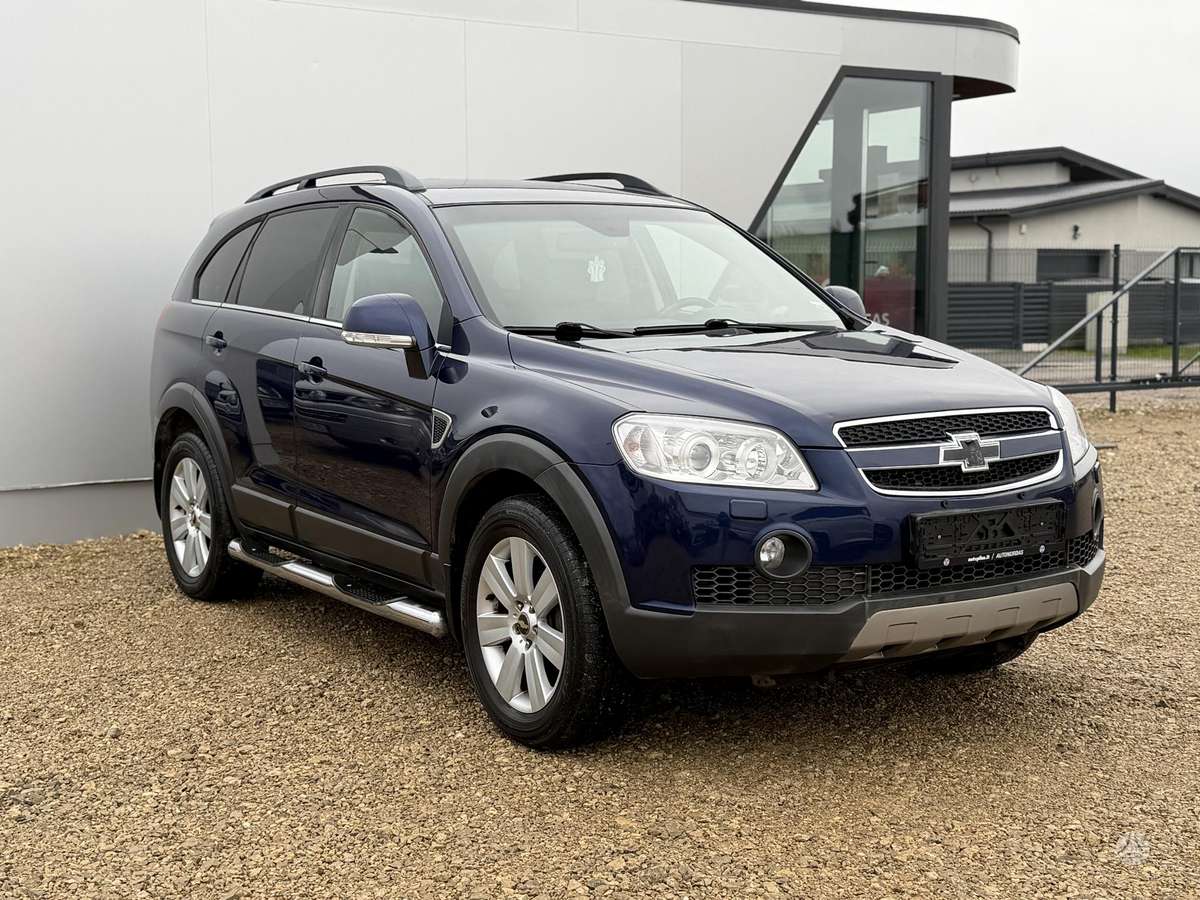 Chevrolet Captiva 2010 — салон