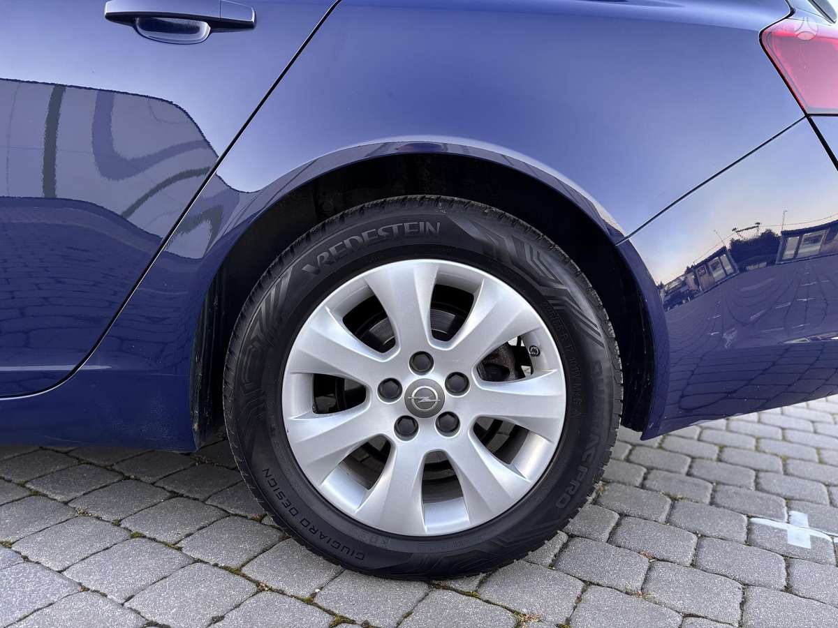 Opel Insignia 2015 — photo 17