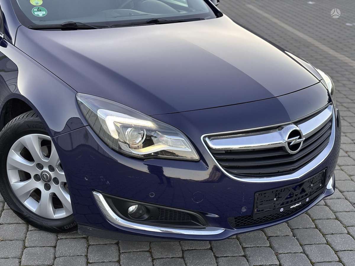 Opel Insignia 2015 — rear view