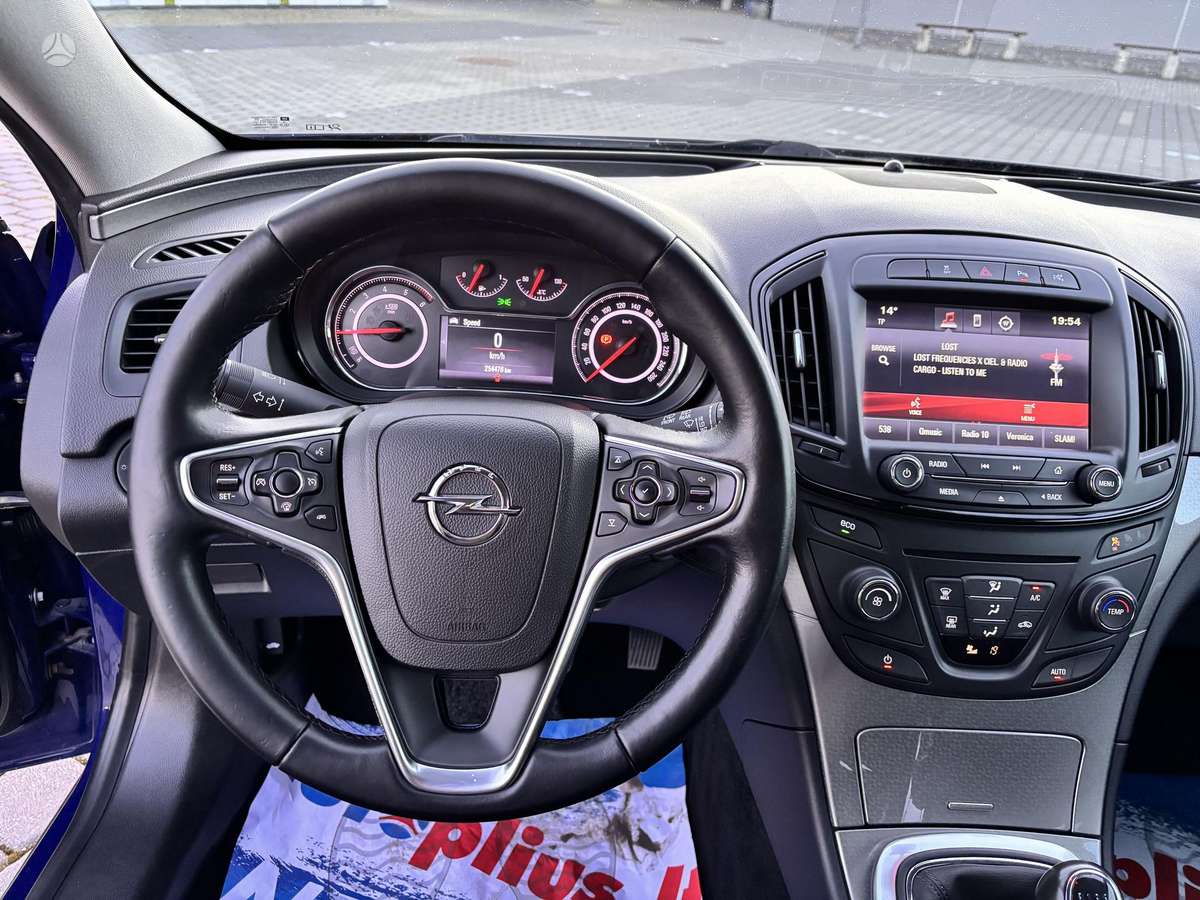Opel Insignia 2015 — photo 22
