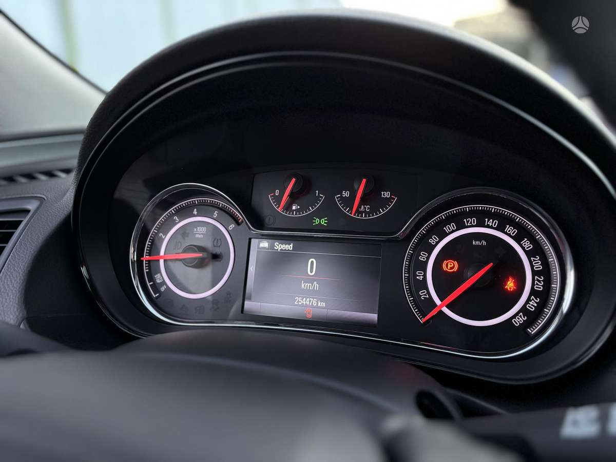 Opel Insignia 2015 — photo 48
