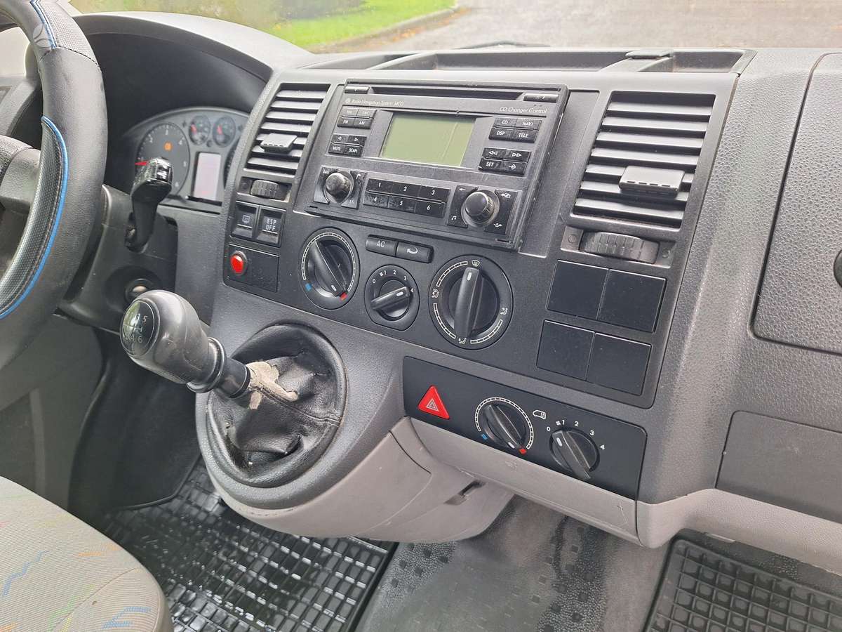 Volkswagen Caravelle 2007 — photo 10