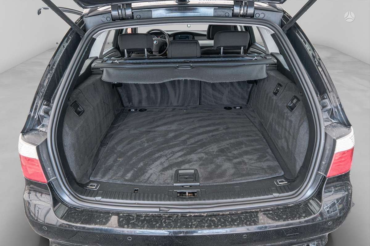 BMW 520 2009 — photo 13