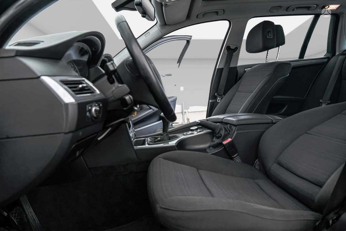 BMW 520 2009 — photo 5