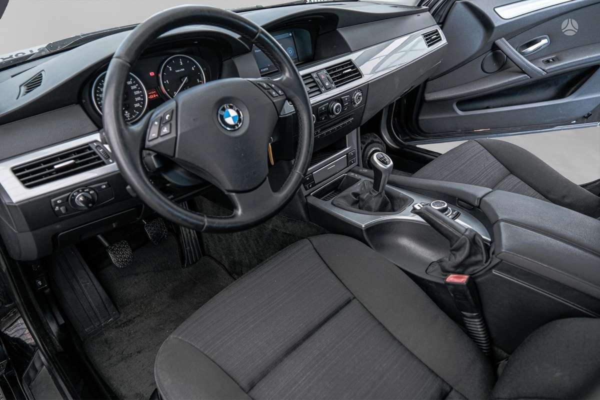 BMW 520 2009 — photo 9