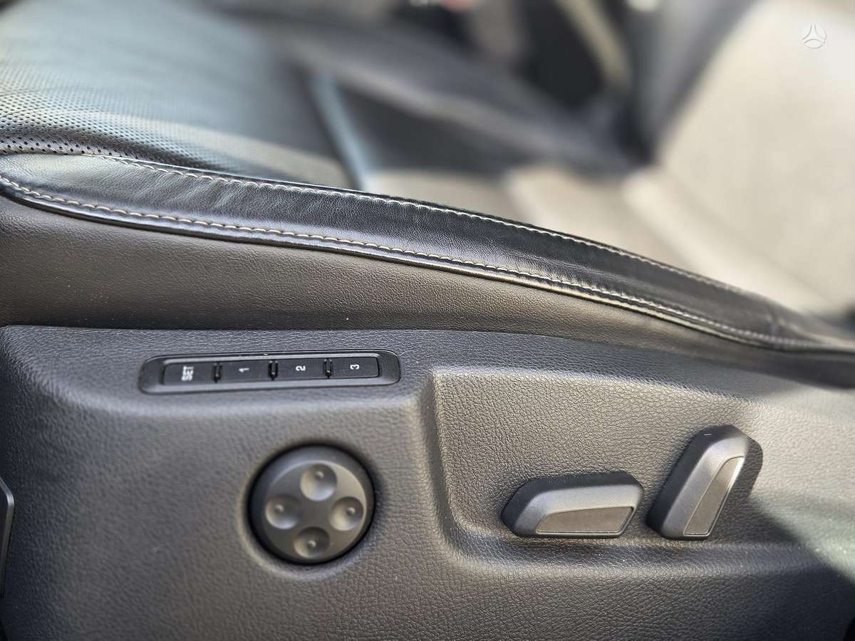 Skoda Superb 2013 — photo 13