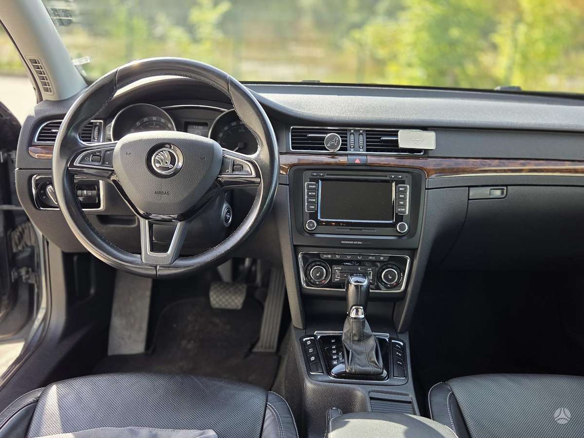 Skoda Superb 2013 — photo 19