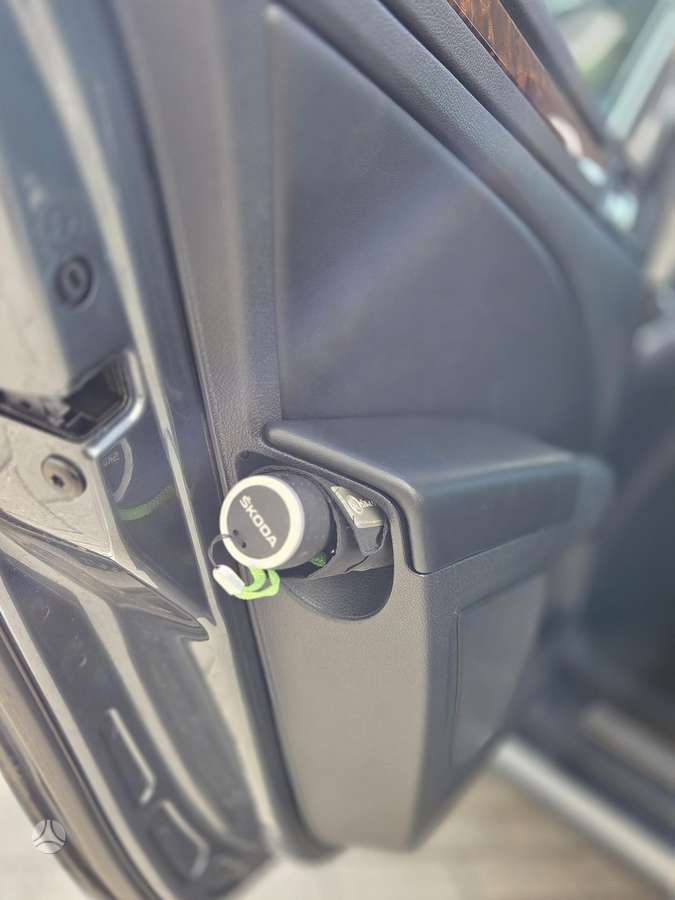 Skoda Superb 2013 — photo 21