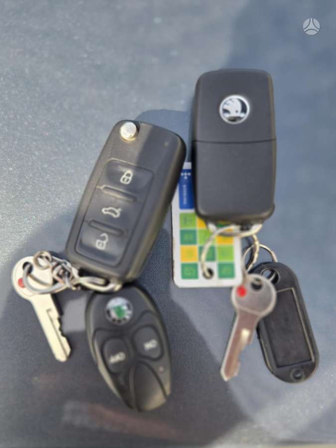 Skoda Superb 2013 — photo 24