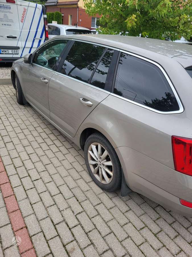 Skoda Octavia 2014 — interior
