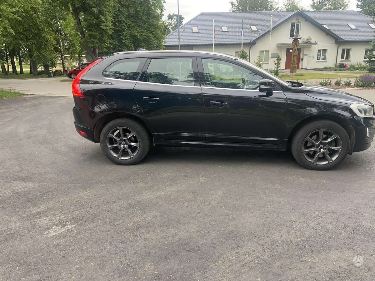 Volvo XC60 2015 — rear view