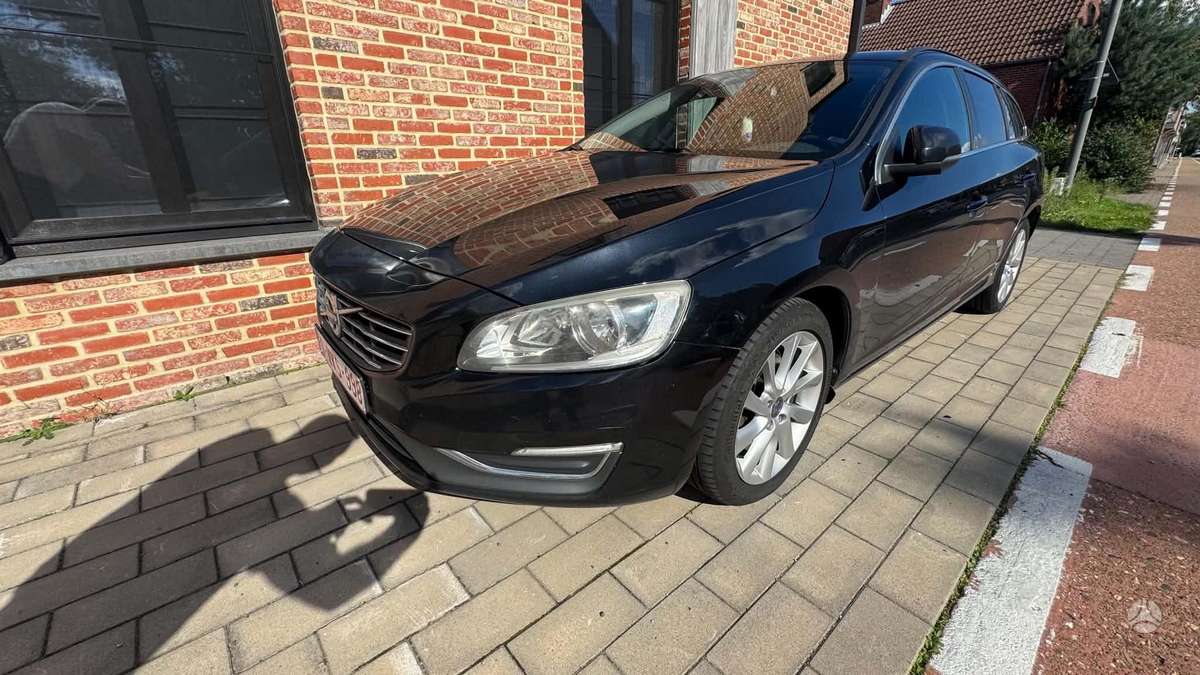 Volvo V60 2014 — вигляд ззаду