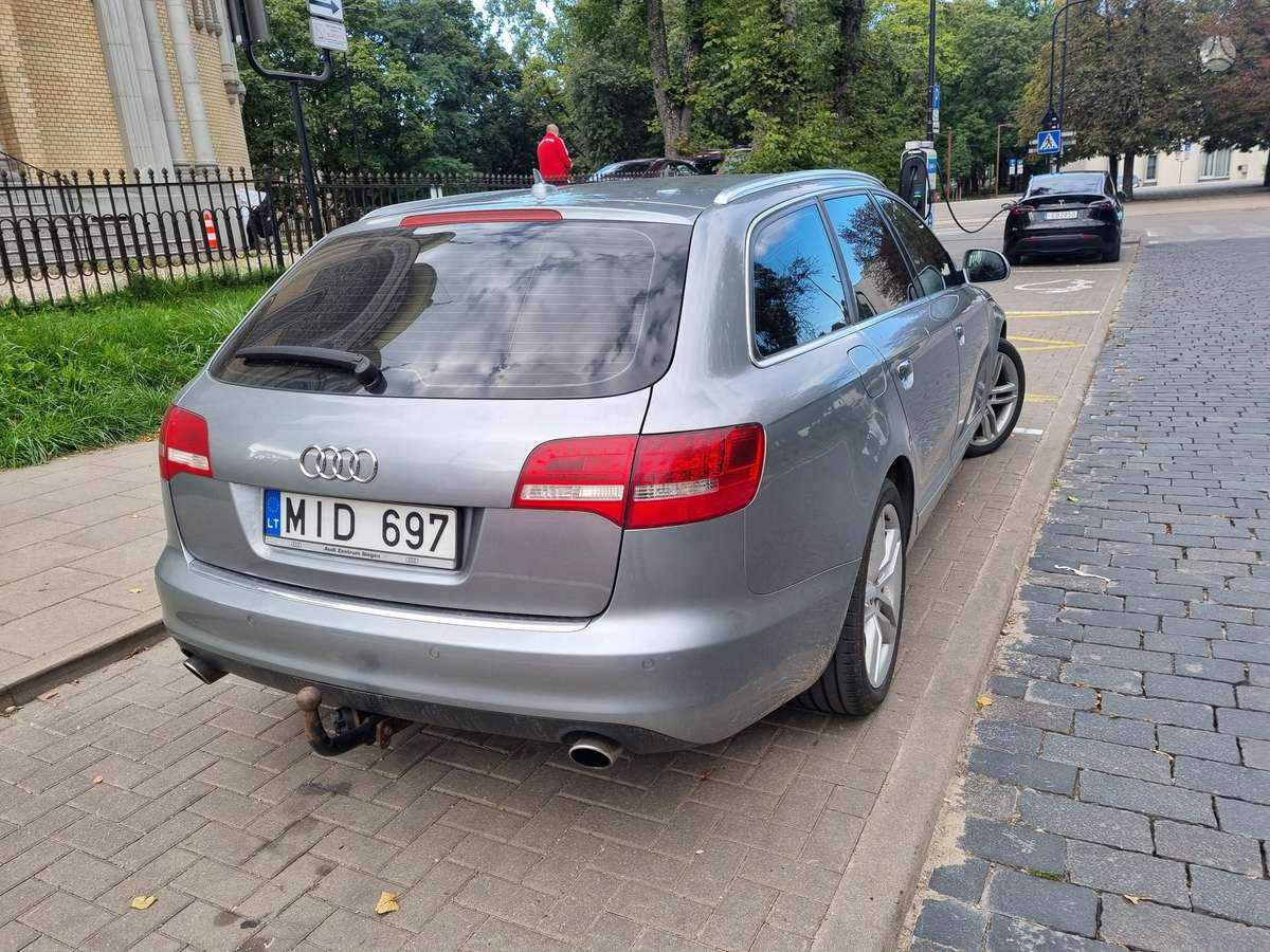 Audi A6 2009 — photo 9