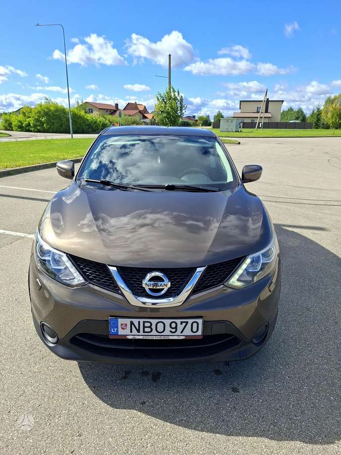Nissan Qashqai 2015 — interior