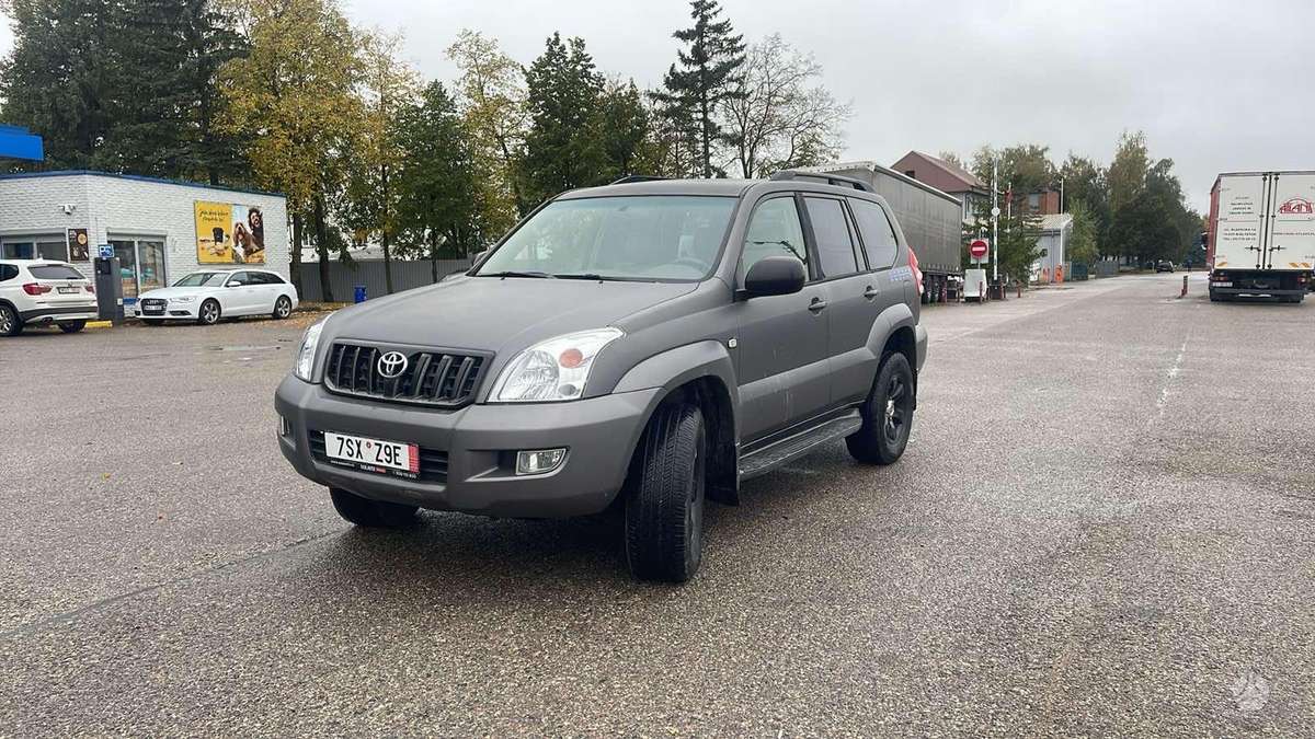 Toyota Land 2005 — салон