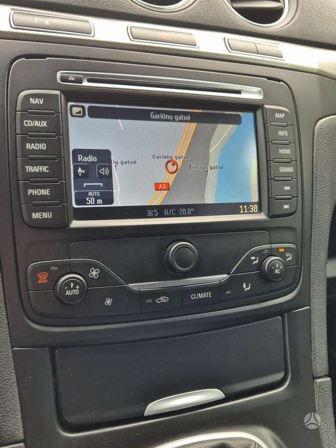 Ford Galaxy 2011 — photo 11