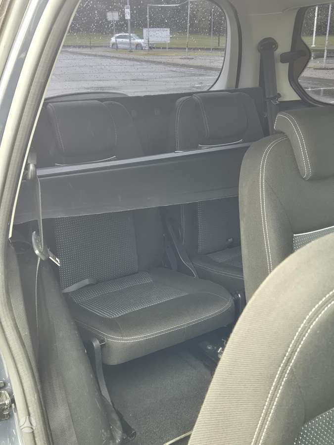 Ford Galaxy 2011 — photo 16