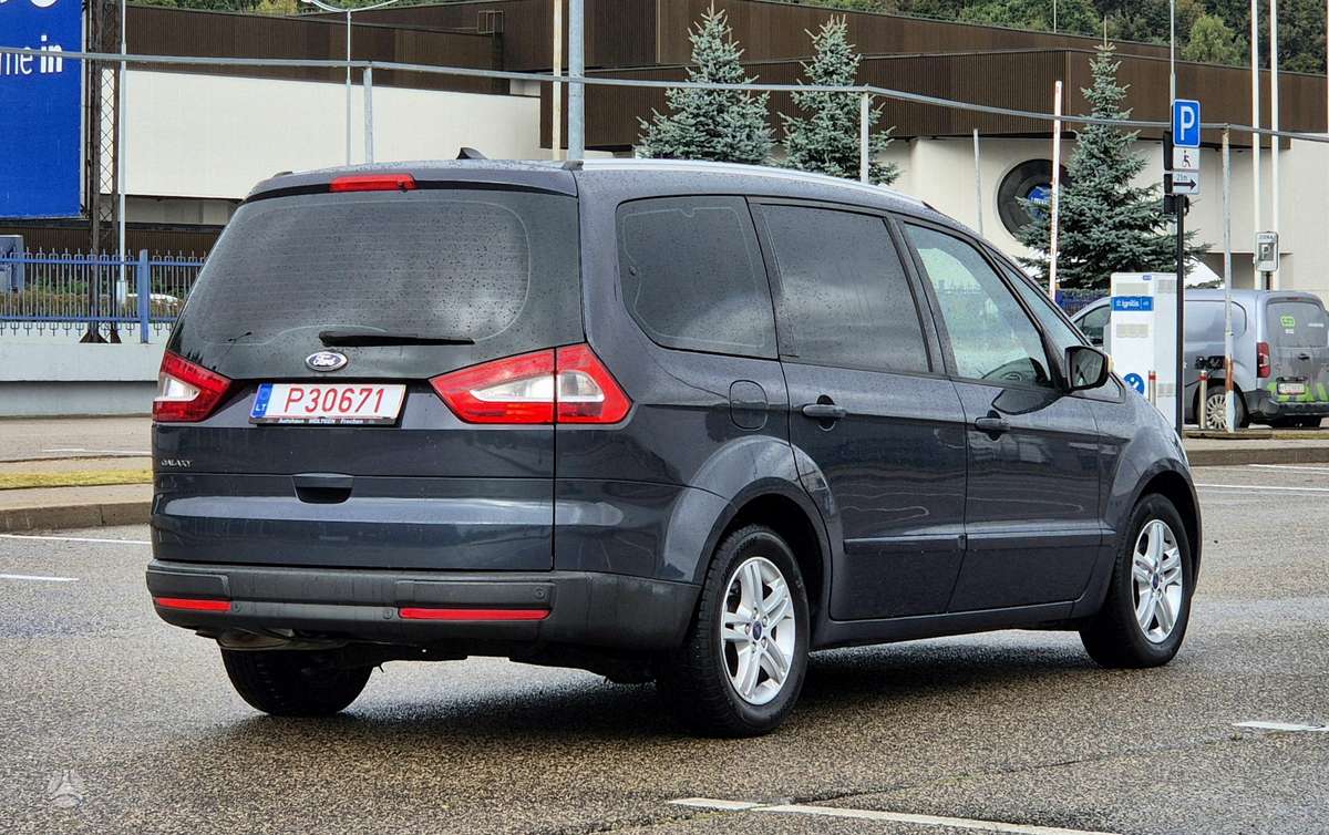 Ford Galaxy 2011 — photo 7