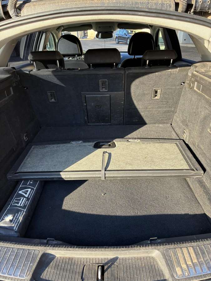 Opel Insignia 2010 — photo 10