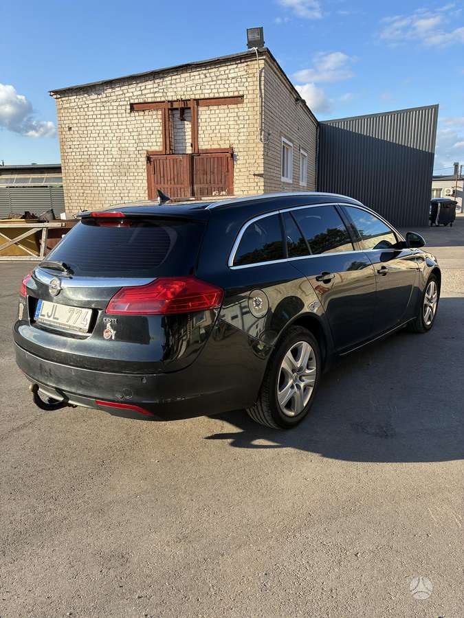 Opel Insignia 2010 — engine 1956 cm³, 160 HP (118kW)