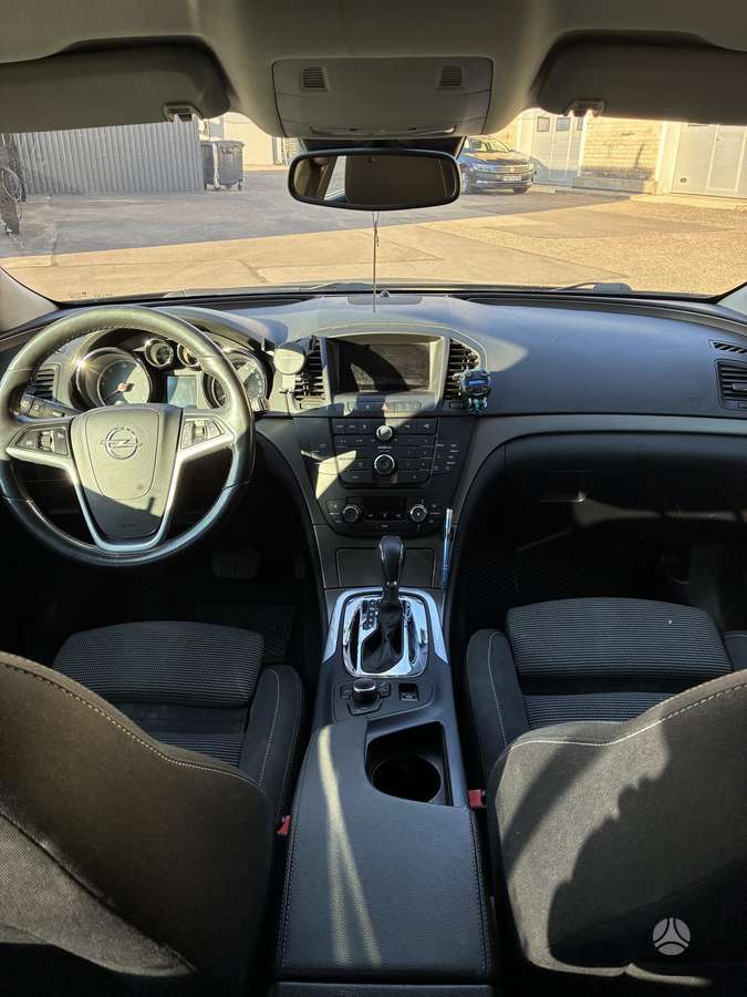 Opel Insignia 2010 — photo 6