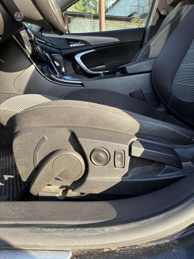 Opel Insignia 2010 — photo 7