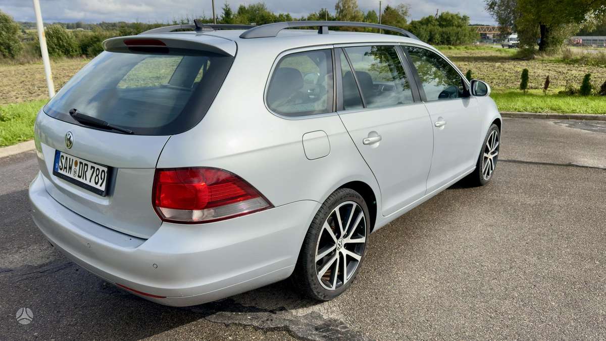Volkswagen Golf 2010 — engine 1968 cm³, 140 HP (103kW)