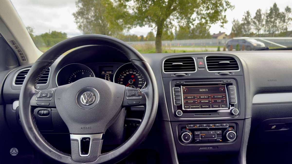 Volkswagen Golf 2010 — photo 5