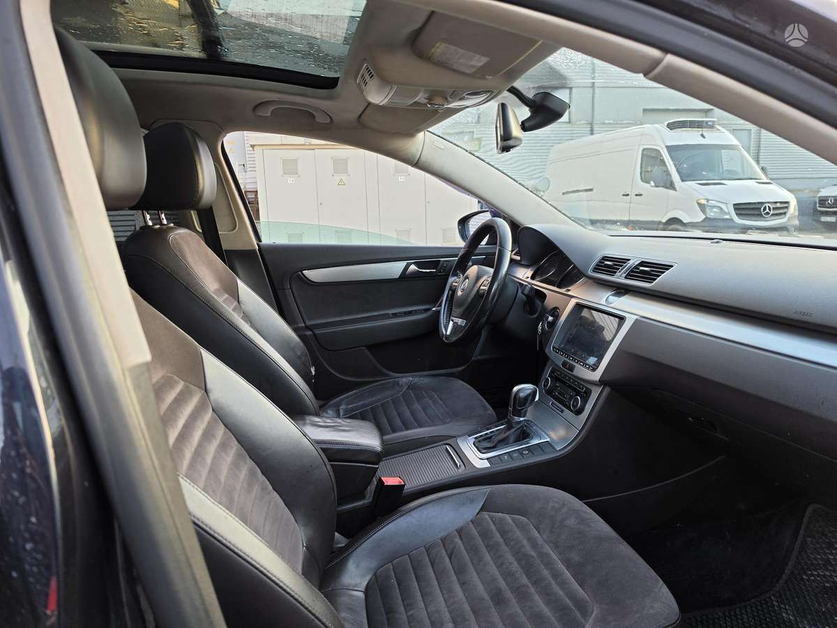 Volkswagen Passat 2012 — photo 14