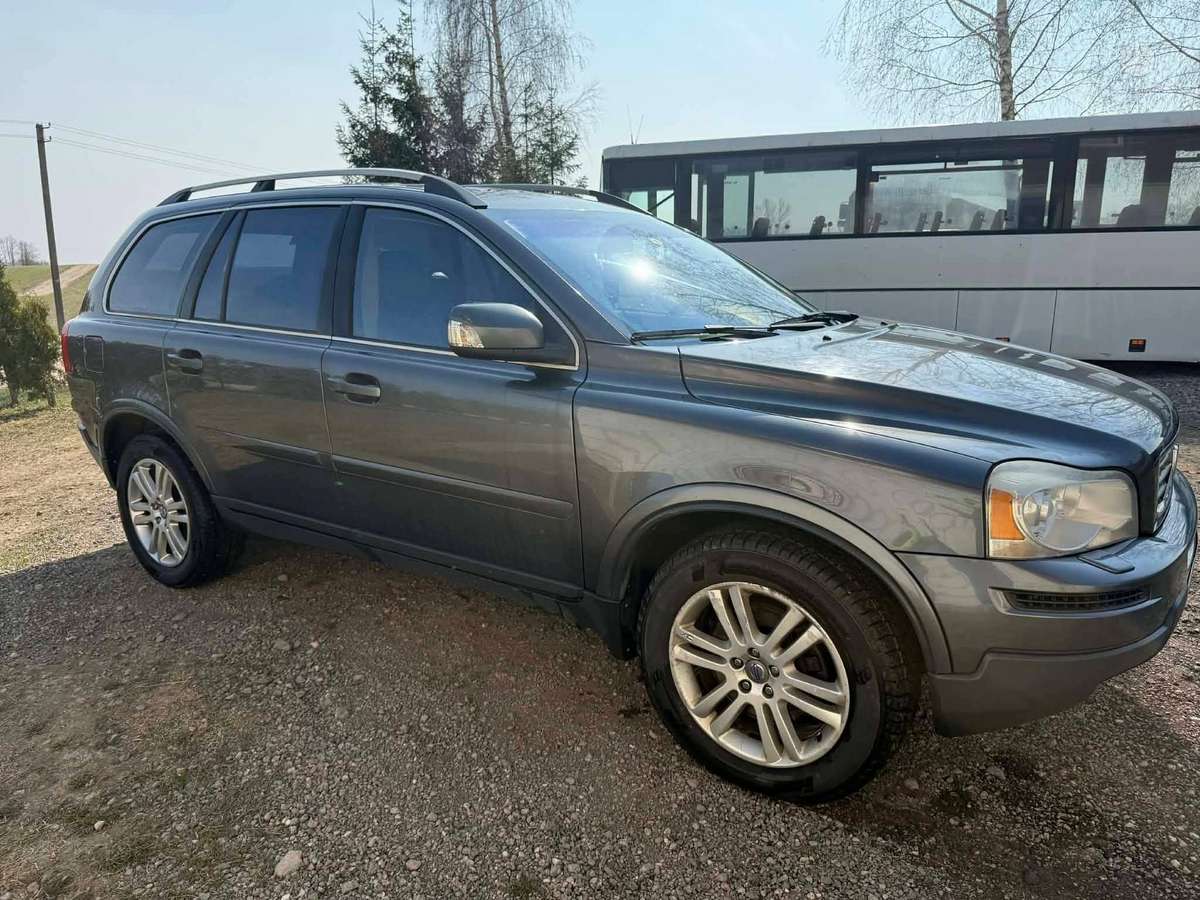 Volvo XC90 2007 — engine 2400 cm³, 185 HP (136kW)