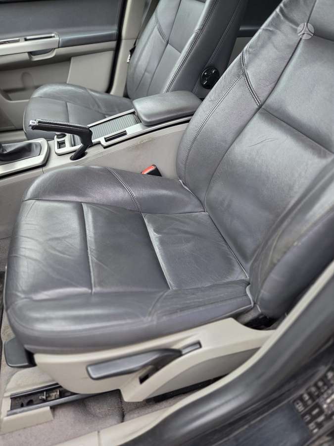 Volvo V50 2009 — photo 10