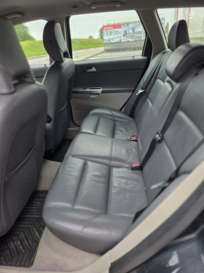 Volvo V50 2009 — photo 11