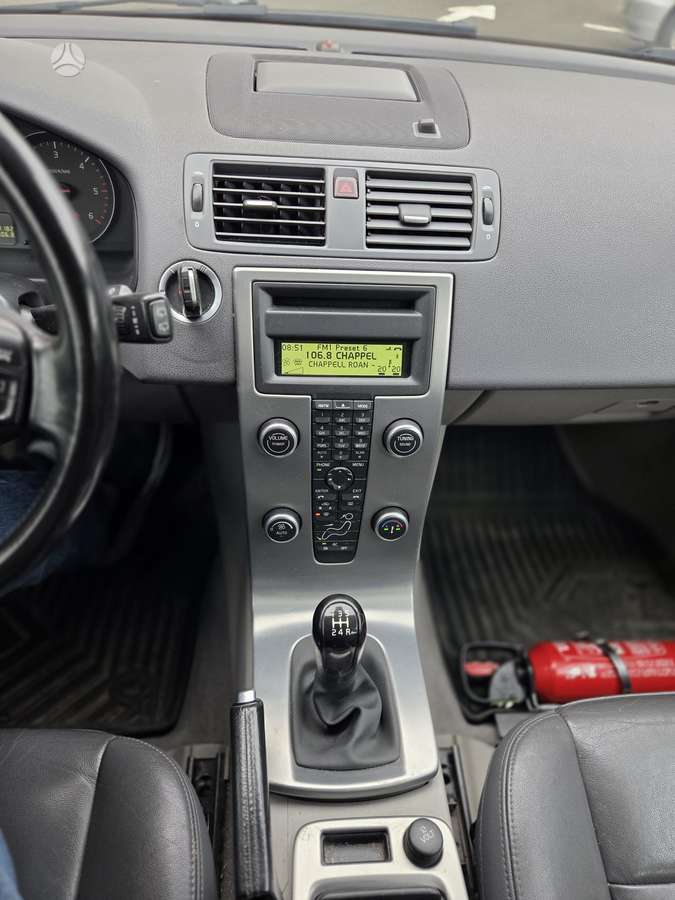 Volvo V50 2009 — photo 8