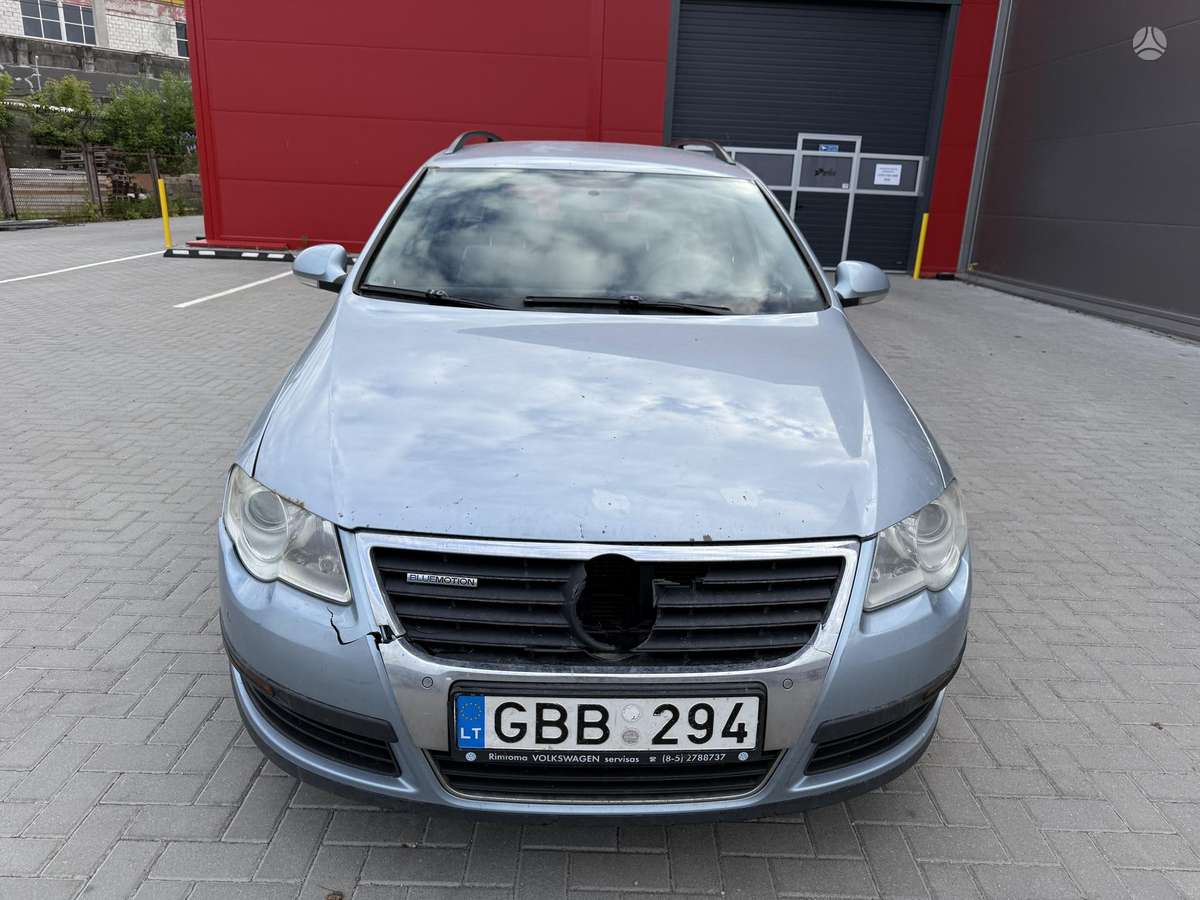 Volkswagen Passat 2009 — вигляд ззаду