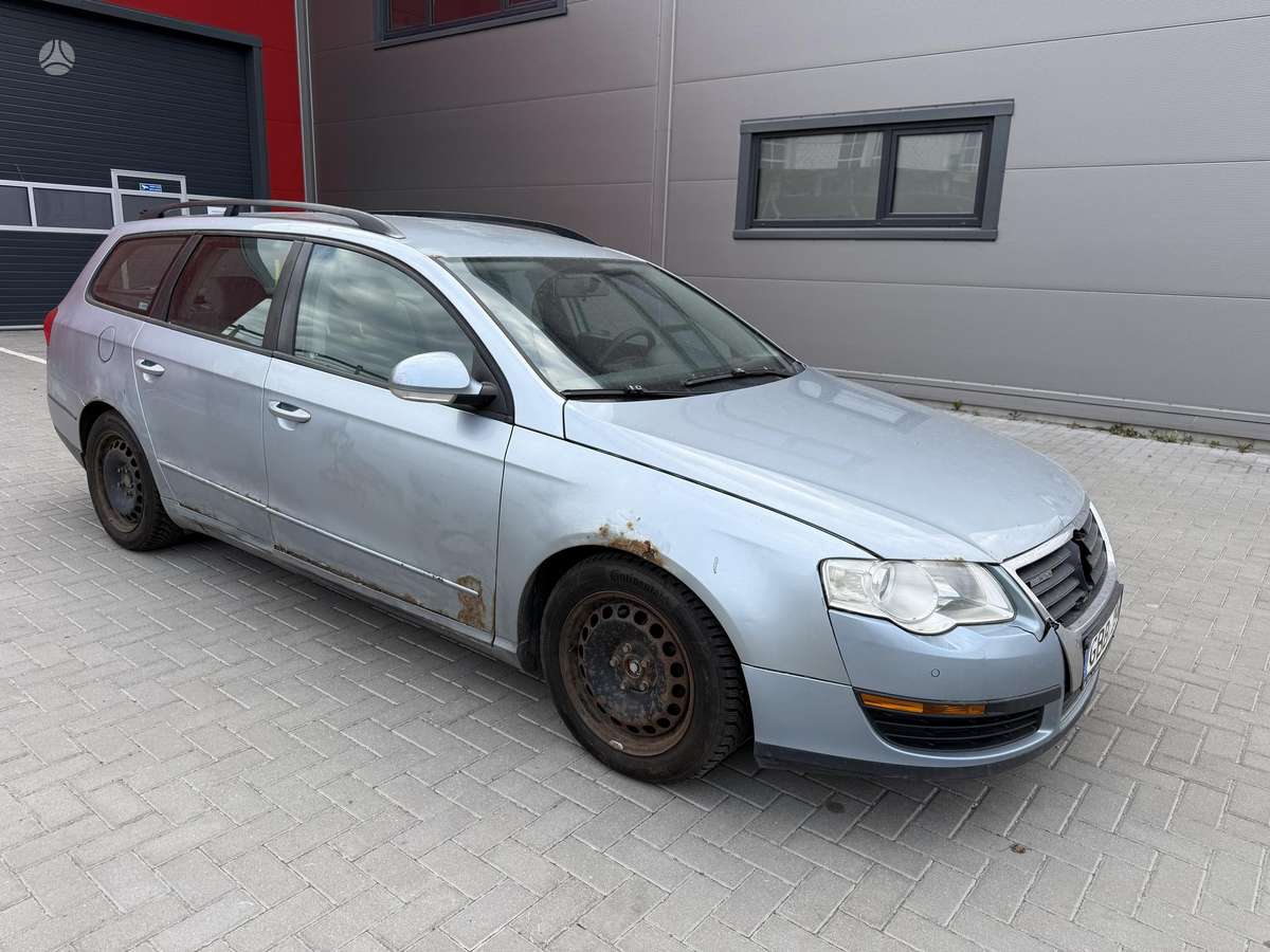 Volkswagen Passat 2009 — салон