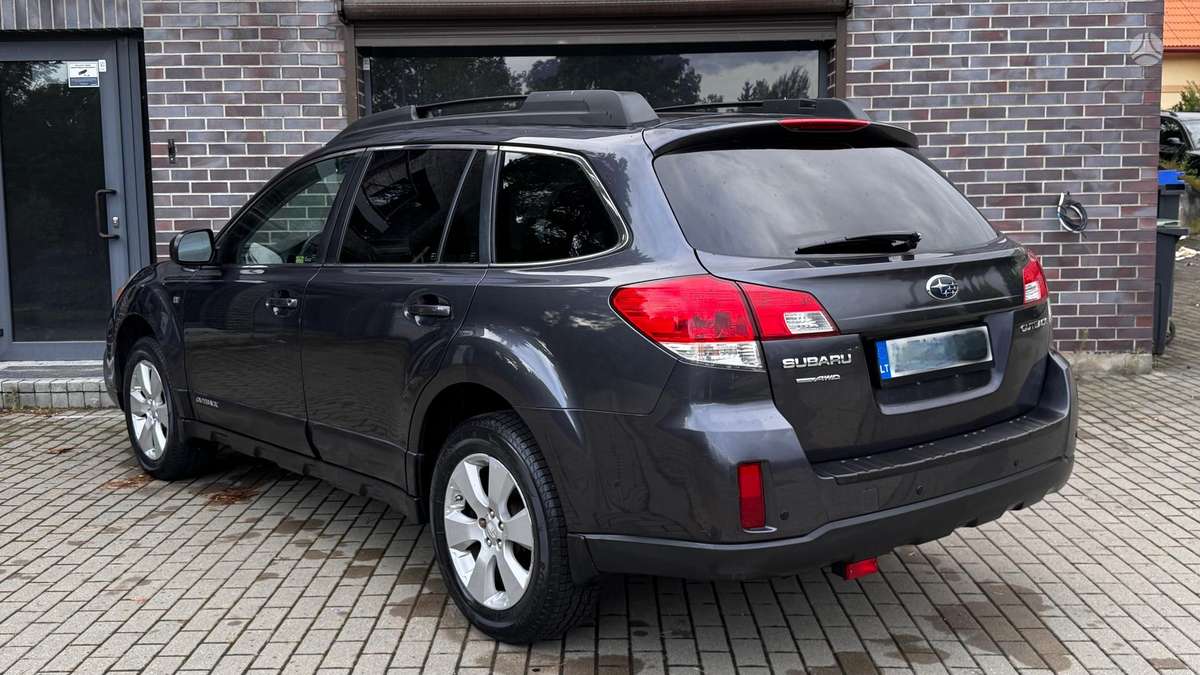 Subaru Outback 2013 — engine 2457 cm³, 173 HP (127kW)