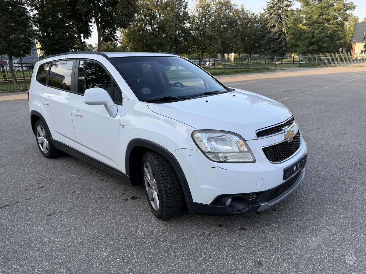 Chevrolet Orlando 2013 — rear view