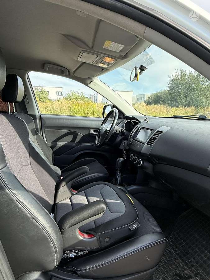 Peugeot 4007 2008 — photo 17