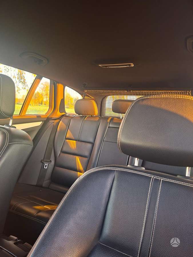 Mercedes-Benz C200 2013 — photo 11