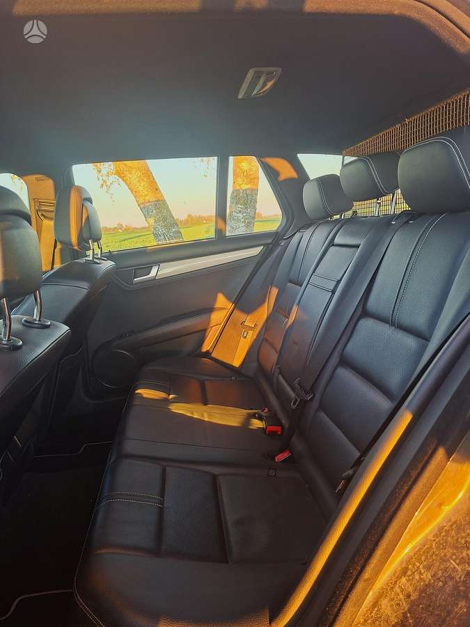 Mercedes-Benz C200 2013 — photo 12
