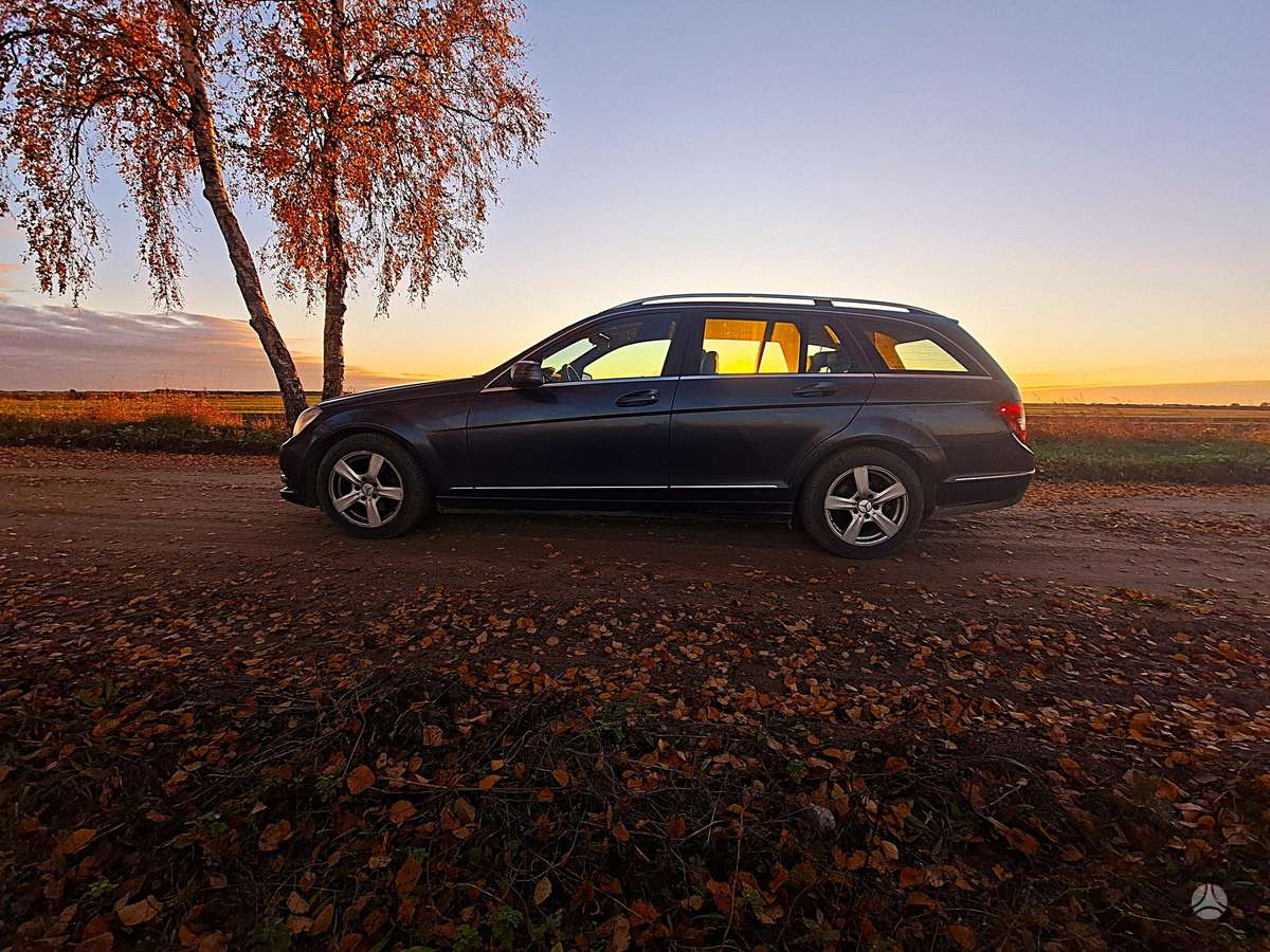 Mercedes-Benz C200 2013 — engine 2143 cm³, 136 HP (100kW)