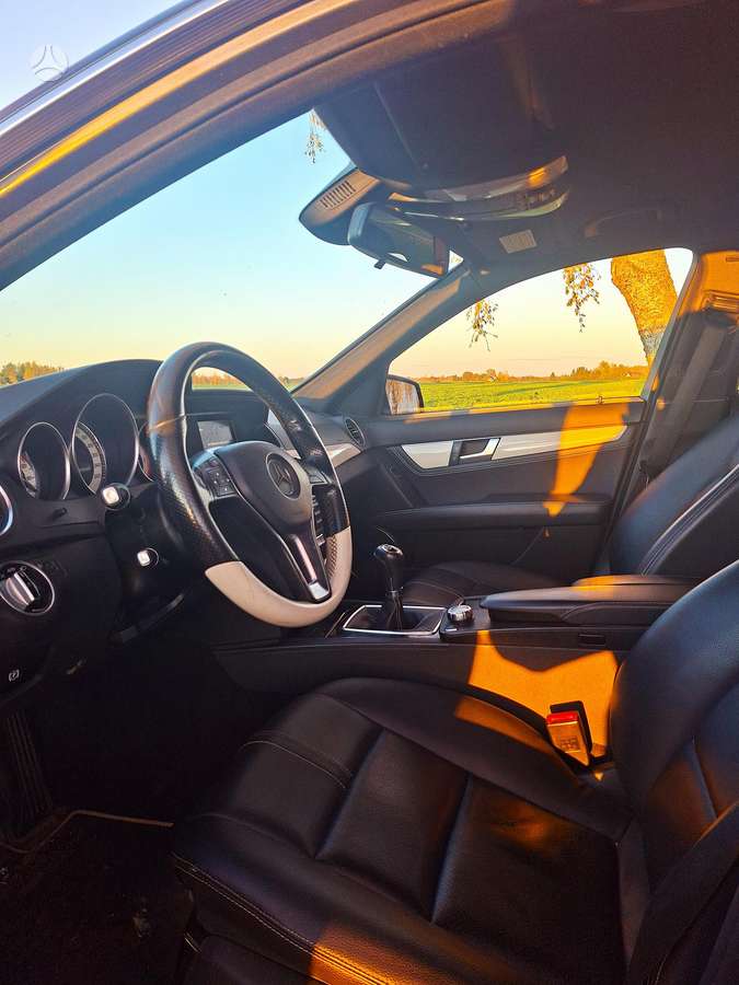 Mercedes-Benz C200 2013 — photo 6