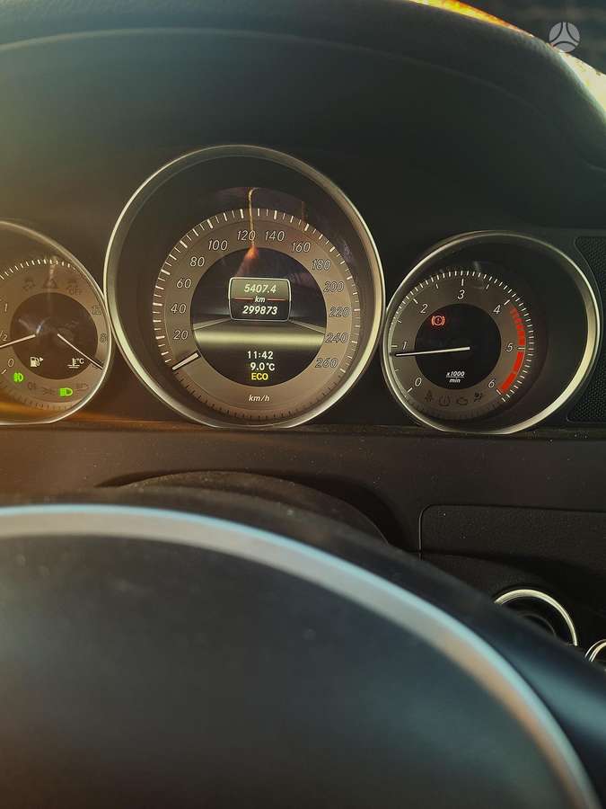 Mercedes-Benz C200 2013 — photo 9